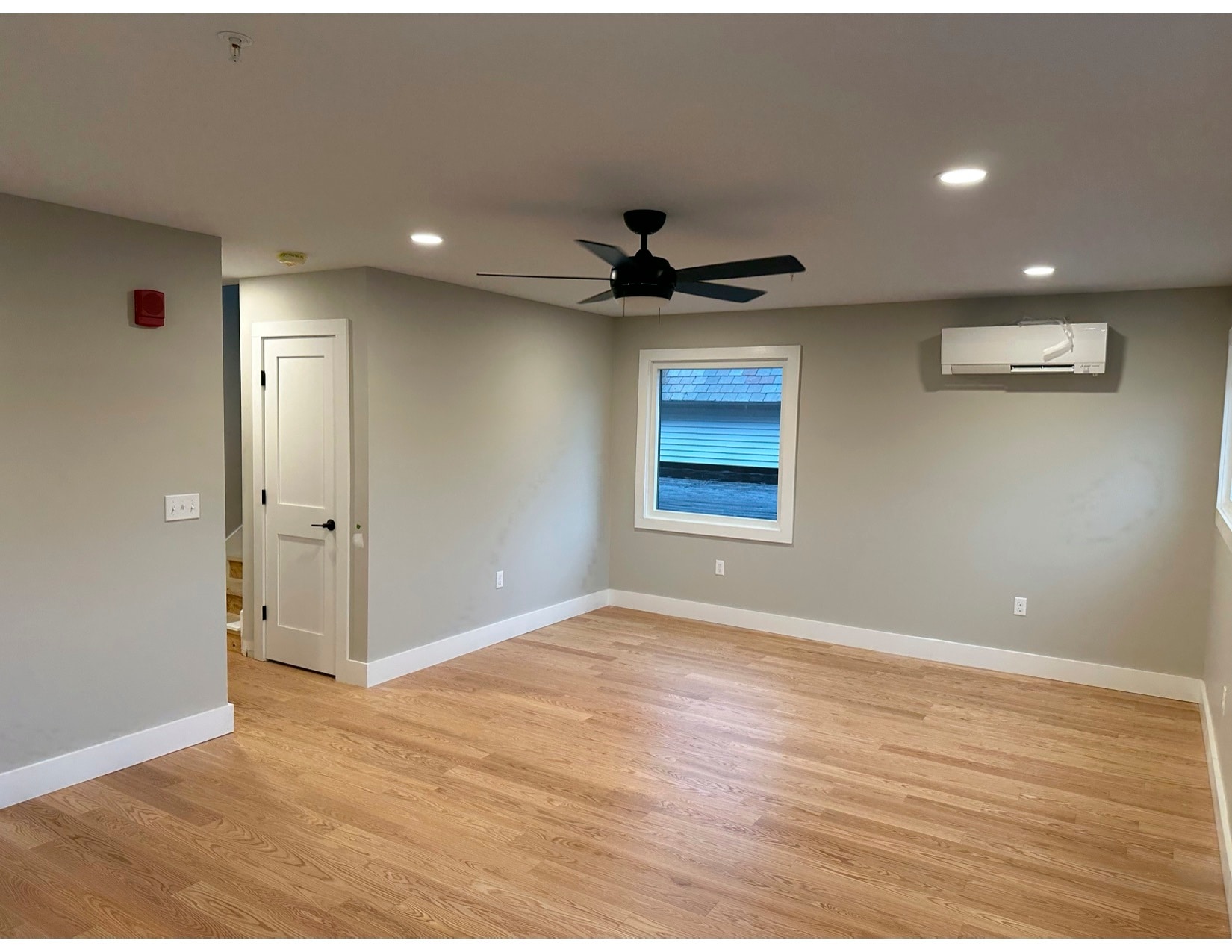 Building Photo - 180 N Winooski Ave