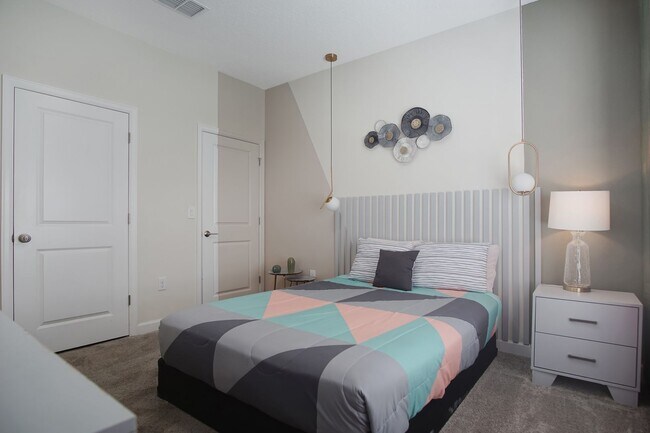 Building Photo - Pool Townhome Now Available