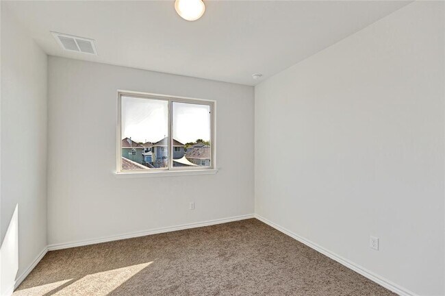 Building Photo - 380 Witchhazel Way