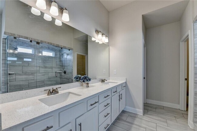 Building Photo - 1561 Branthaven Ln