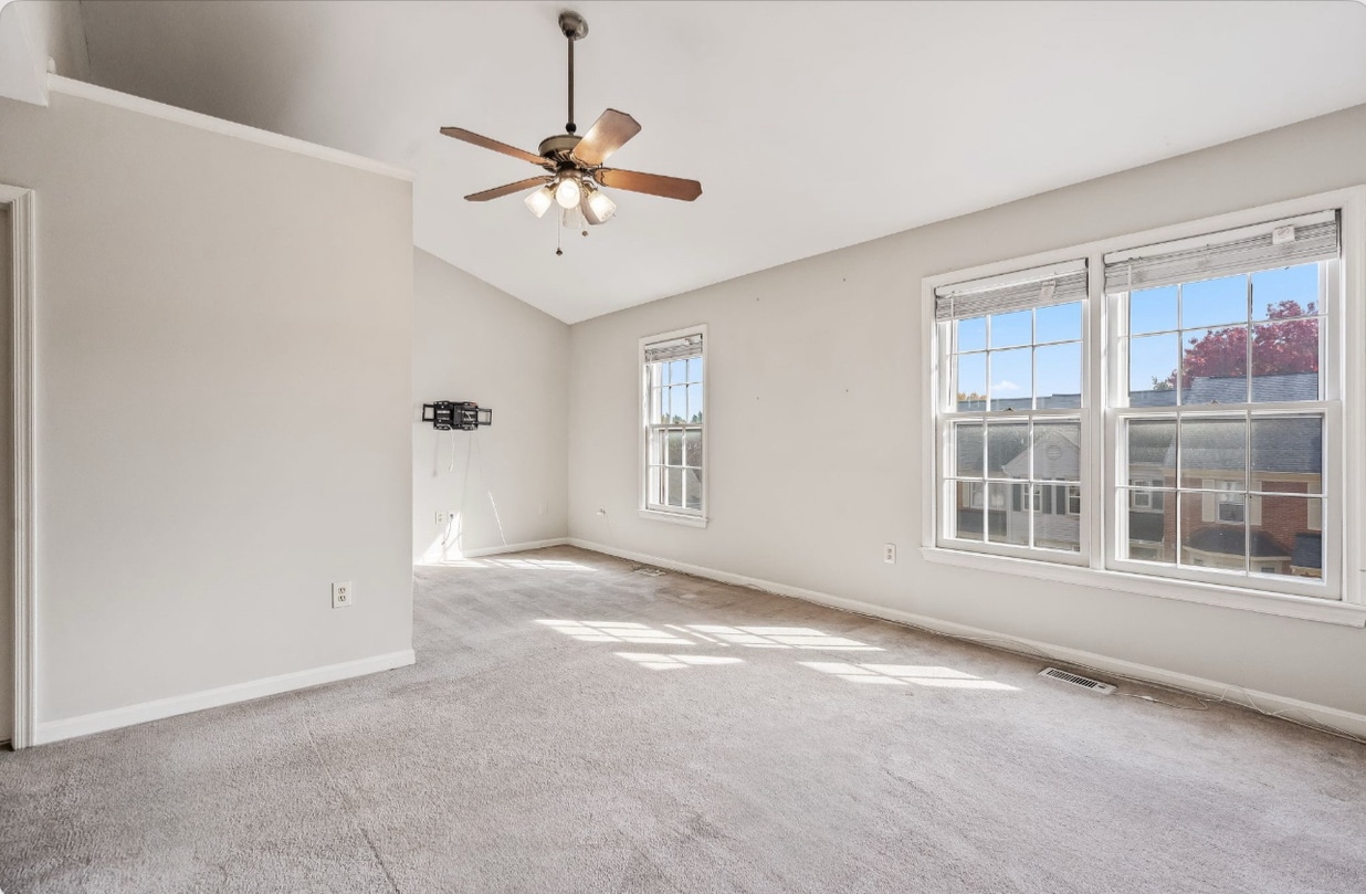 Building Photo - 7385 Hidden Knolls Ct