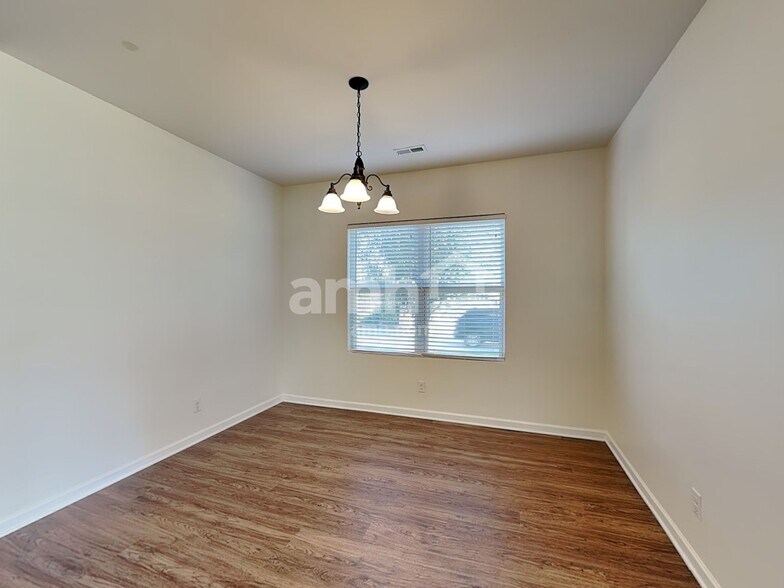 Building Photo - 3011 Gray Farm Rd