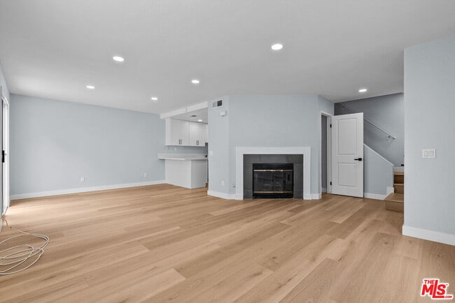 Building Photo - 18812 Vista Del Canon