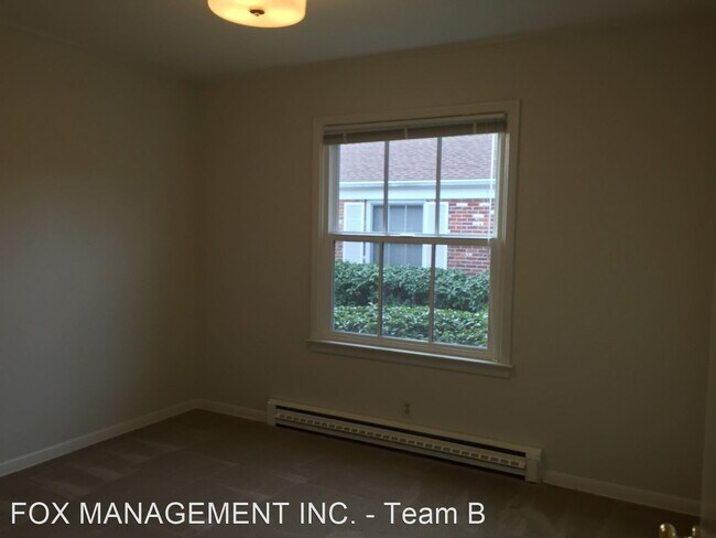 Building Photo - 5272-5278 SW Scholls Ferry Rd