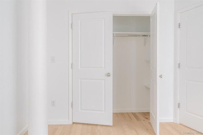 Building Photo - 155 S River St