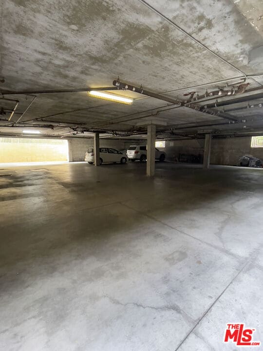 Building Photo - 15939 Victory Blvd