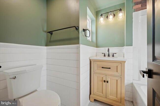 Building Photo - 503 N Bethlehem Pike