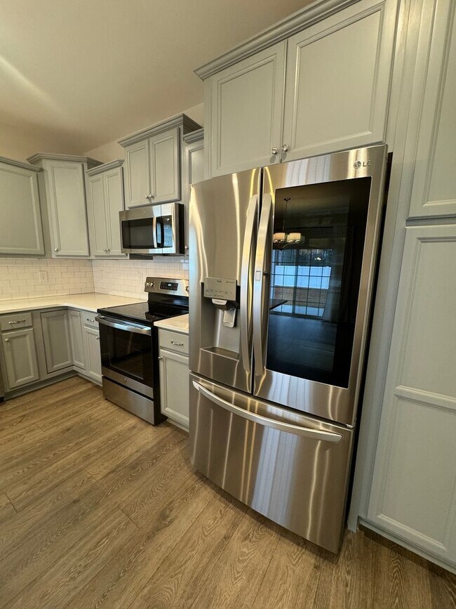 Building Photo - Rental - LIKE NEW!!!!  Absolutely Beautifu...