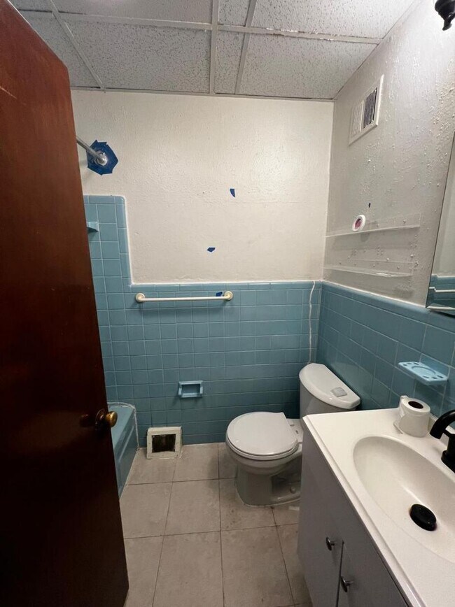 Building Photo - 4039 Balwynne Park Rd