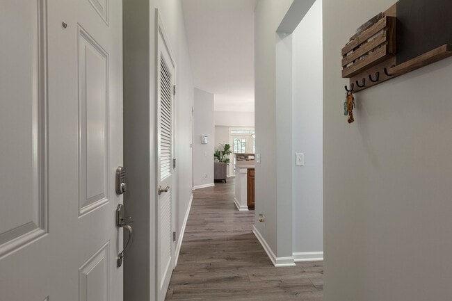 Building Photo - Top-Floor Corner Condo in Prime Location — Minutes to The Battery & Chattahoochee Trails