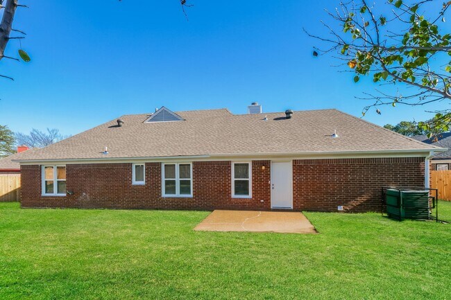 Building Photo - 4709 Valene Cir