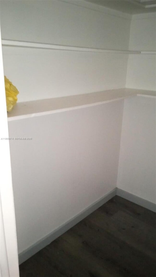 Building Photo - 1841 Cleveland St