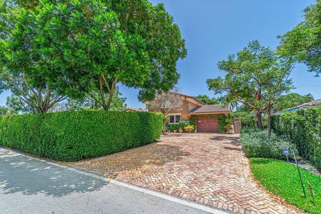 Building Photo - 870 NW 7th St