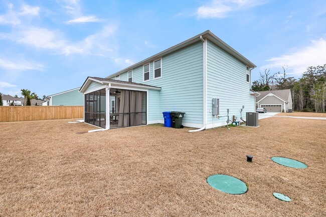 Building Photo - Spacious 4-Bedroom Home with Modern Comfor...