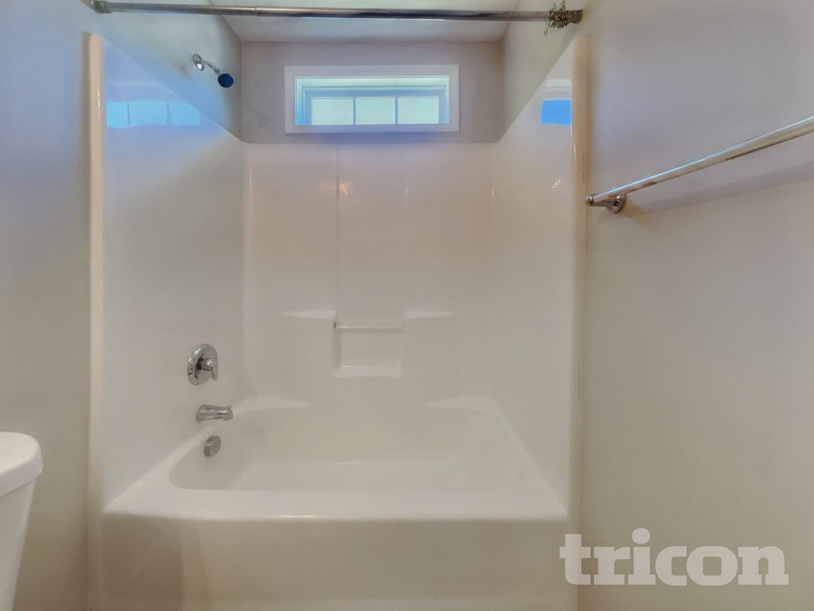 Building Photo - 1655 Crestlawn Tl