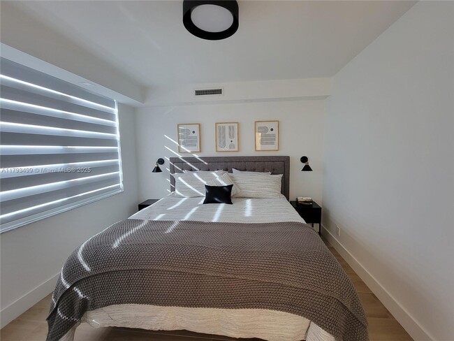 Building Photo - 2501 S Ocean Dr