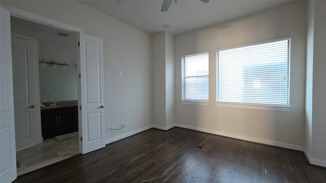 Building Photo - 103 Adam Ln