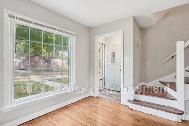 Building Photo - 3860 S Brust Ave