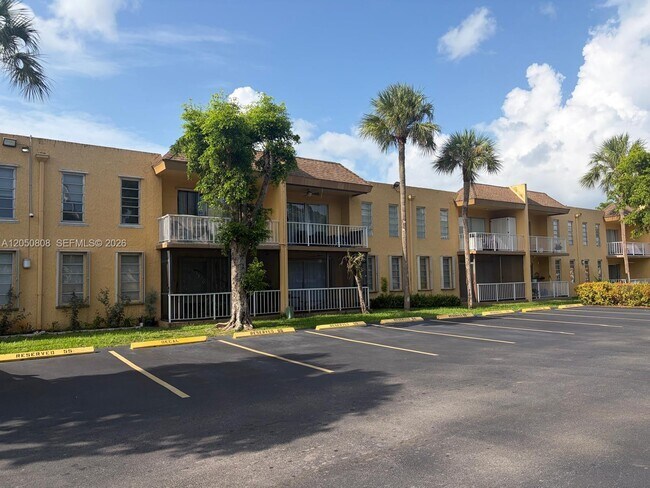 Building Photo - 13700 SW 62nd St