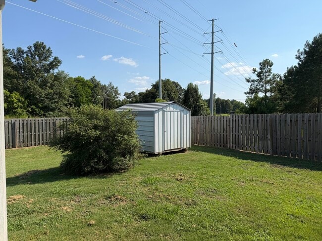 Building Photo - 352 Fox Haven Dr