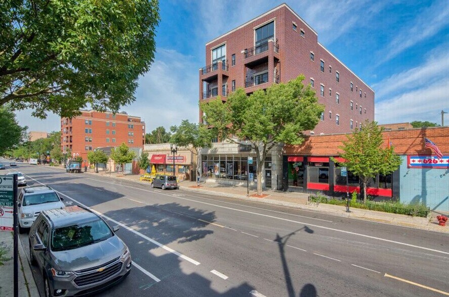 Building Photo - 1412 W Morse Ave