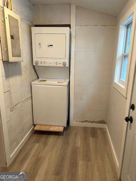 Building Photo - 204 Smith St NE