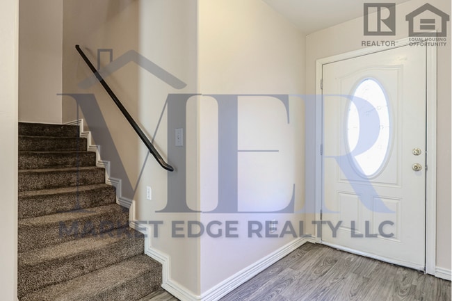 Building Photo - 3Bed/2.5Bath Townhouse at 24th St/Thomas! Move-In ready on 05/07/2026! -- NO HOA!