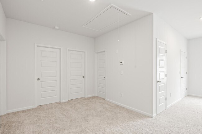 Building Photo - 326 Red Tail Dr