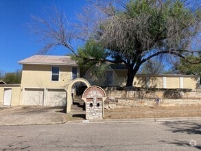 Building Photo - 801 Carmen St