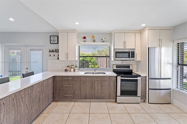 Building Photo - 4885 SW 152nd Pl