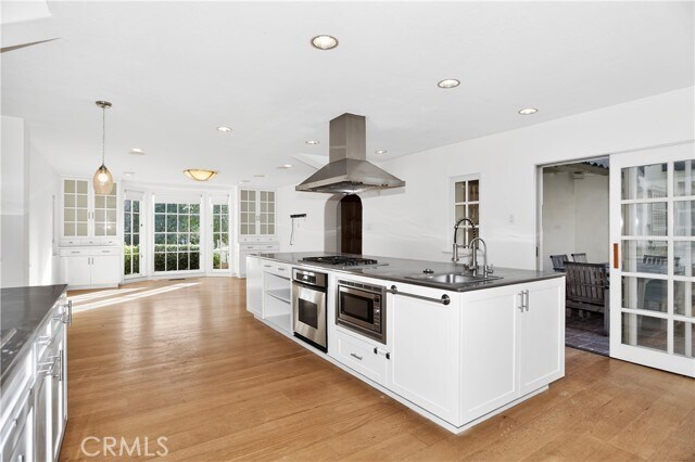 Building Photo - 6211 Warner Dr