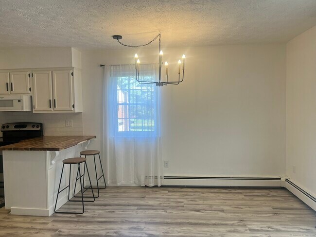 Building Photo - 213 Regan Rd