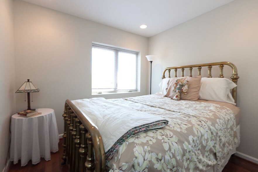 2nd Bedroom - 519 16th St SE