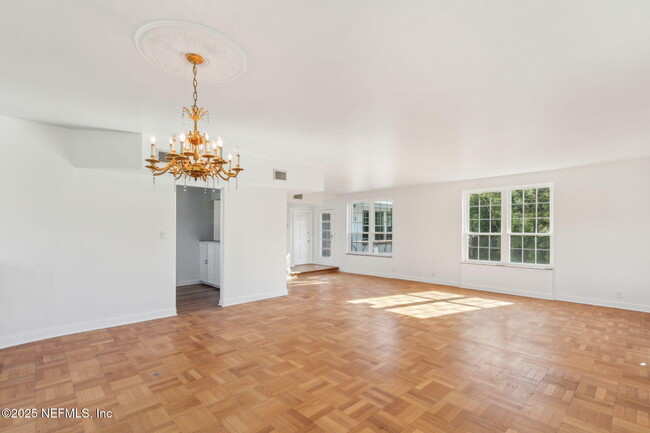 Building Photo - 1815 Largo Rd