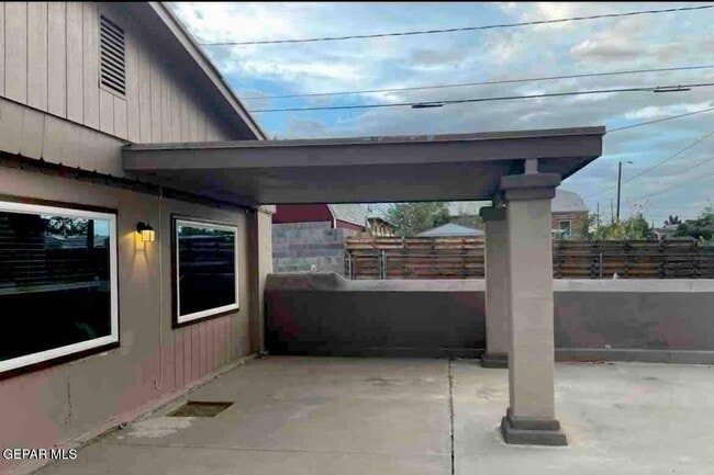 Primary Photo - 3225 Fort Blvd