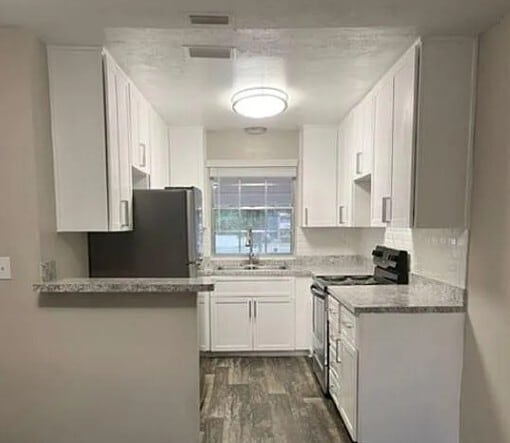 Building Photo - 10605 N 56th St