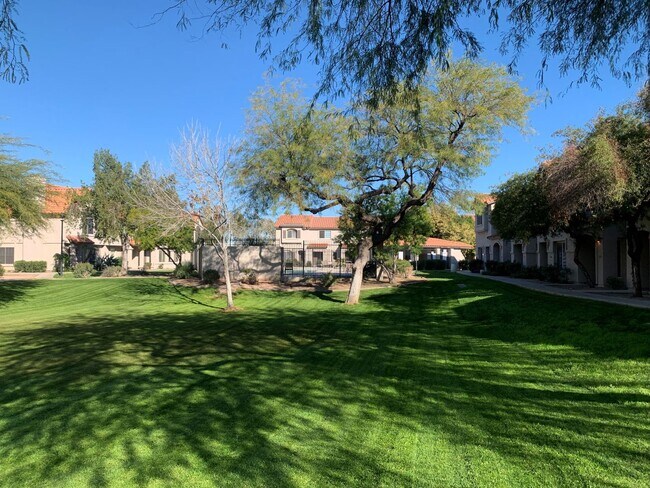 Building Photo - **MOVE-IN SPECIAL 50% OFF MOVE-IN MONTH!!!!** Ready Now!! 3BR 2.5BA located in Chandler - Cross S...