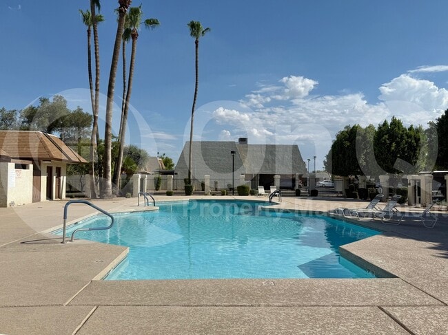 Building Photo - 5258 S Deborah Dr