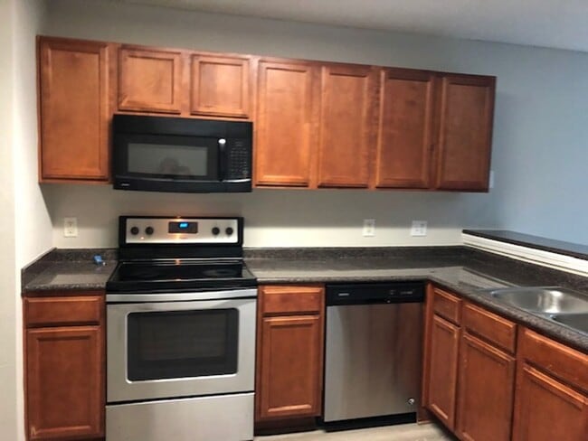 Building Photo - Nice home