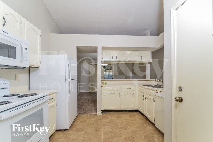 Building Photo - 7116 Wayfarer Trail