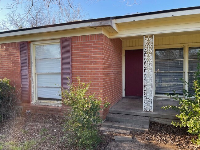 Building Photo - 2-Bedroom, 1-Bathroom Duplex Waco TX