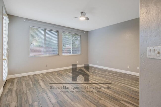 Building Photo - 3169 Brickfield Ave