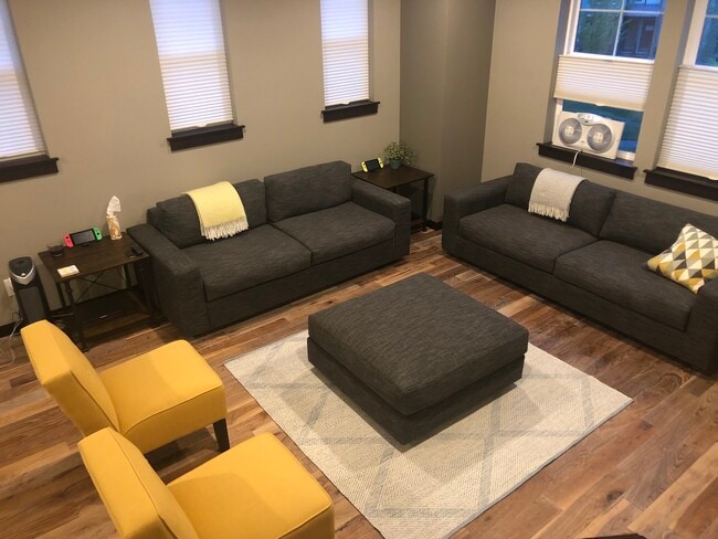 Building Photo - 7160 27th Ave SW