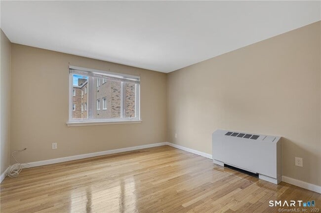 Building Photo - 115 S Main St