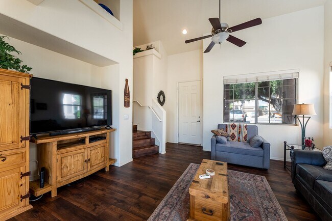 Building Photo - Gated Community 2 Bed/2 Bath Condo Furnished Long term Boat deep garage