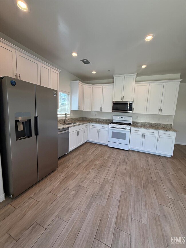 Building Photo - 3915 Costa Del Sol Ln