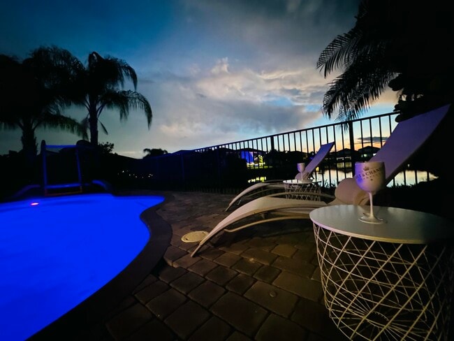 Building Photo - 15377 Green River Ct