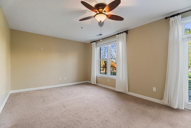 Building Photo - 35 E All Saints St