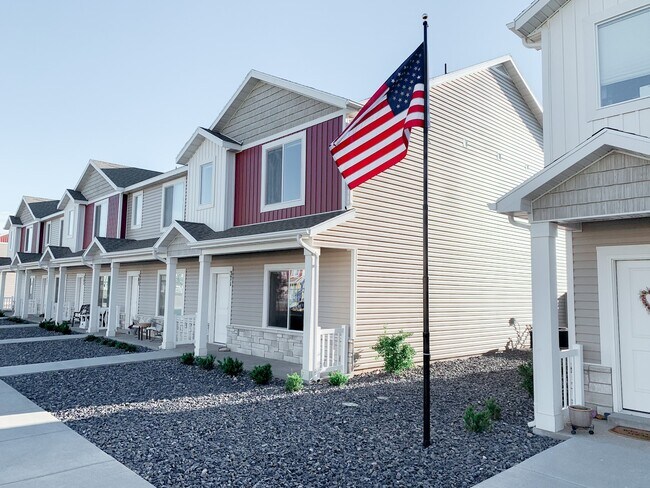 Building Photo - 371 1540 E