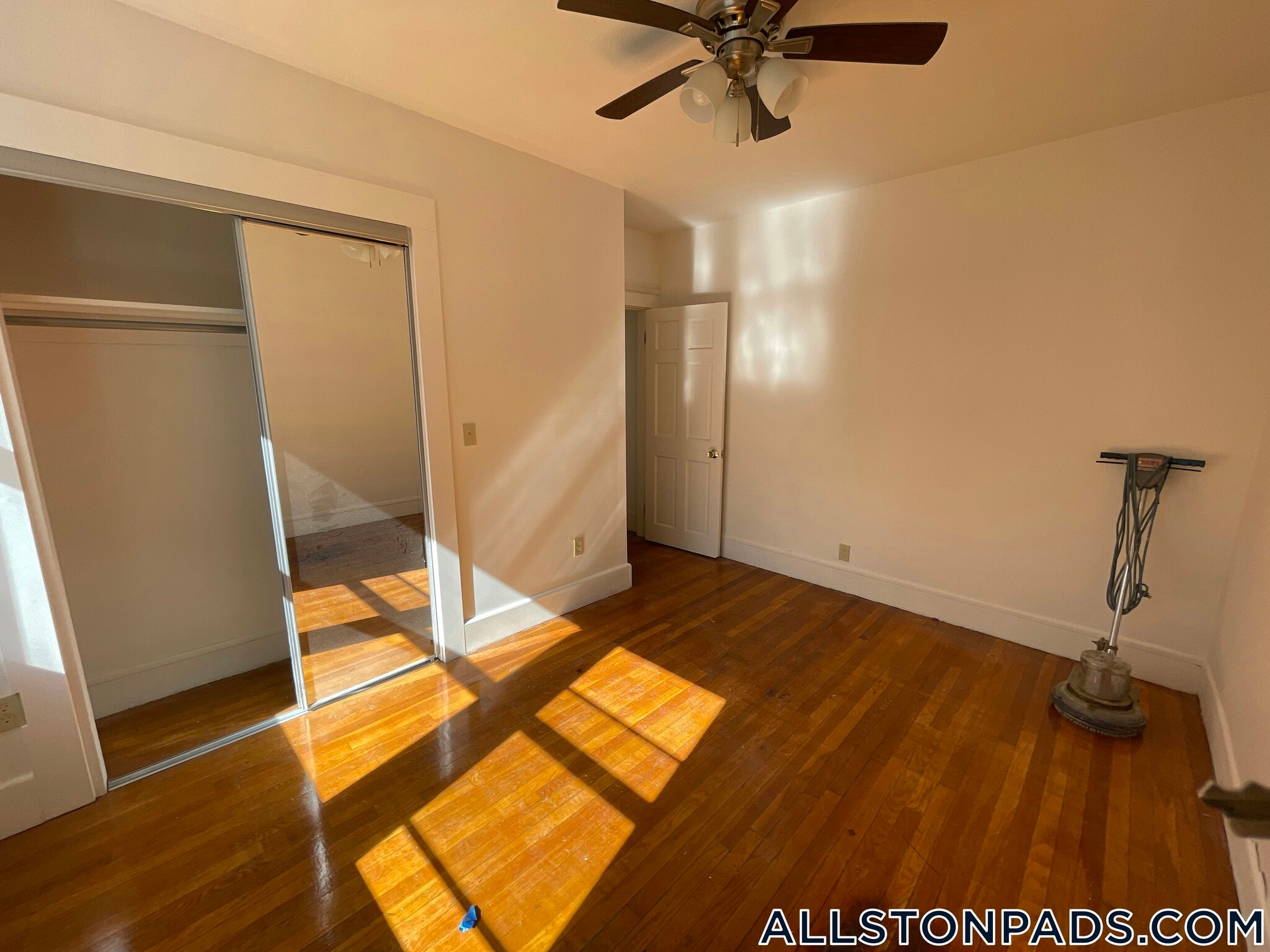 Building Photo - 15 Scottfield Rd